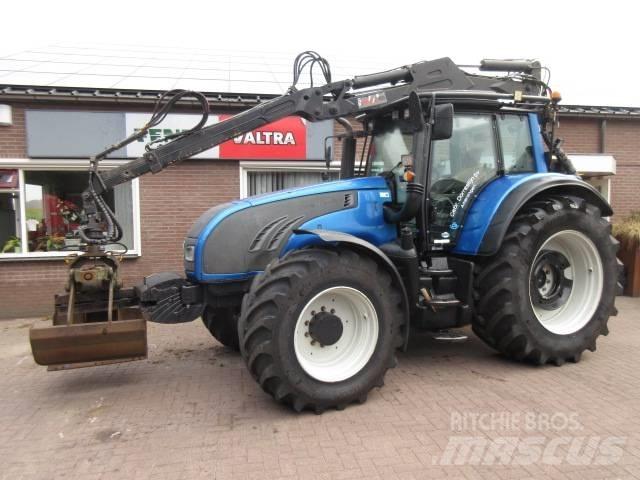 Valtra T202D Traktory