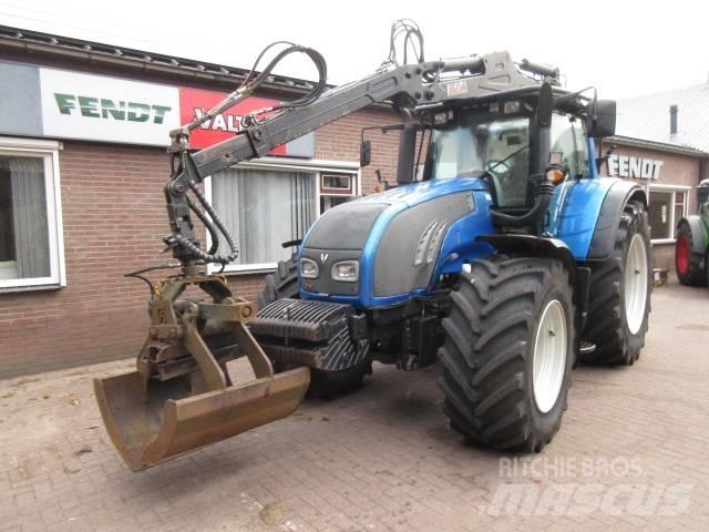 Valtra T202D Traktory