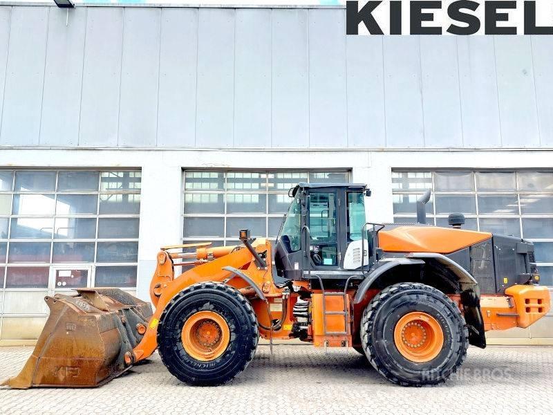 Hitachi ZW 310-6 Kolové nakladače