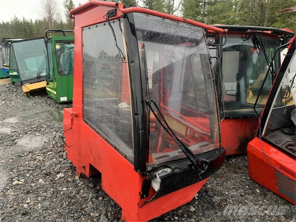 Komatsu 901TX Kabiny a interiér
