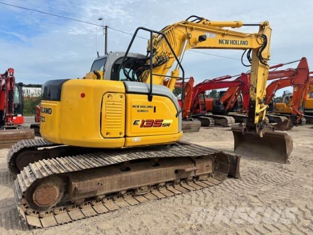 New Holland E 135 SR Pásová rýpadla