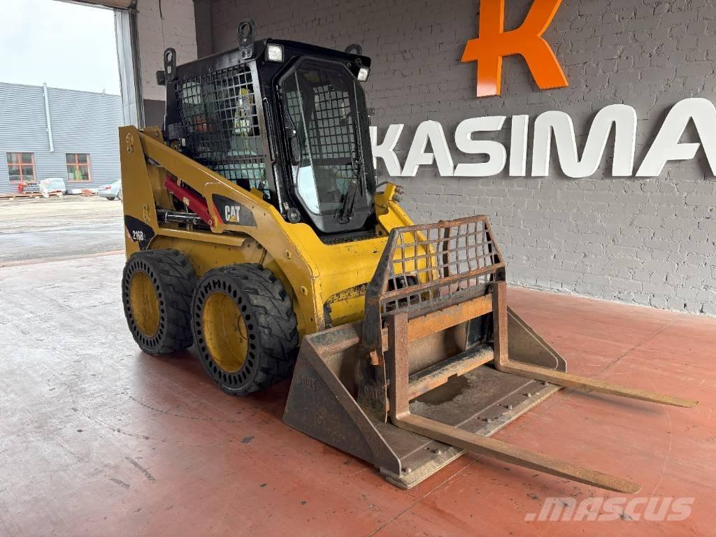 CAT 216 B Smykem řízené nakladače