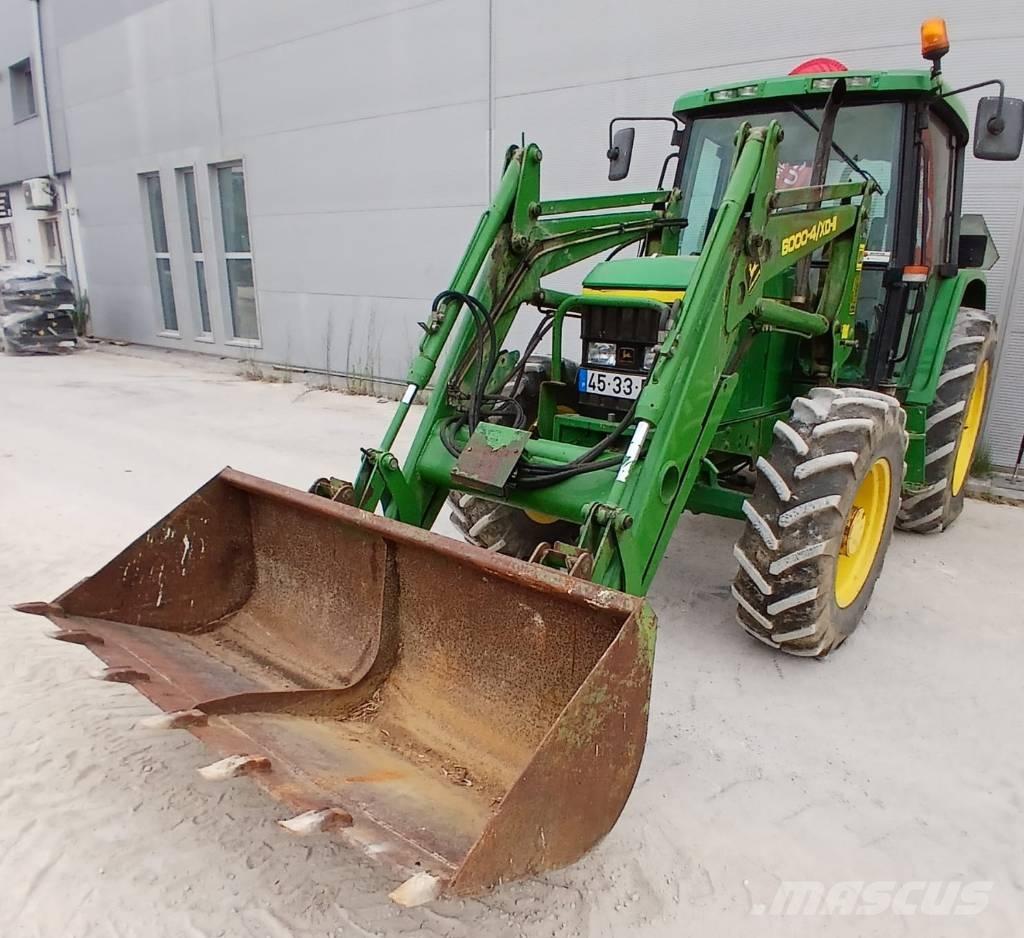 John Deere 6110 Traktory