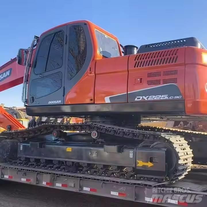 Doosan DX225LC-9C Pásová rýpadla