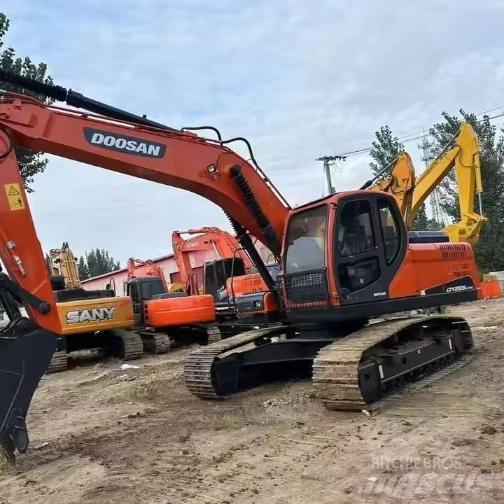 Doosan DX225LC-9C Pásová rýpadla