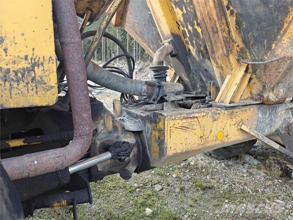 Volvo BM 861 Kloubové dempry