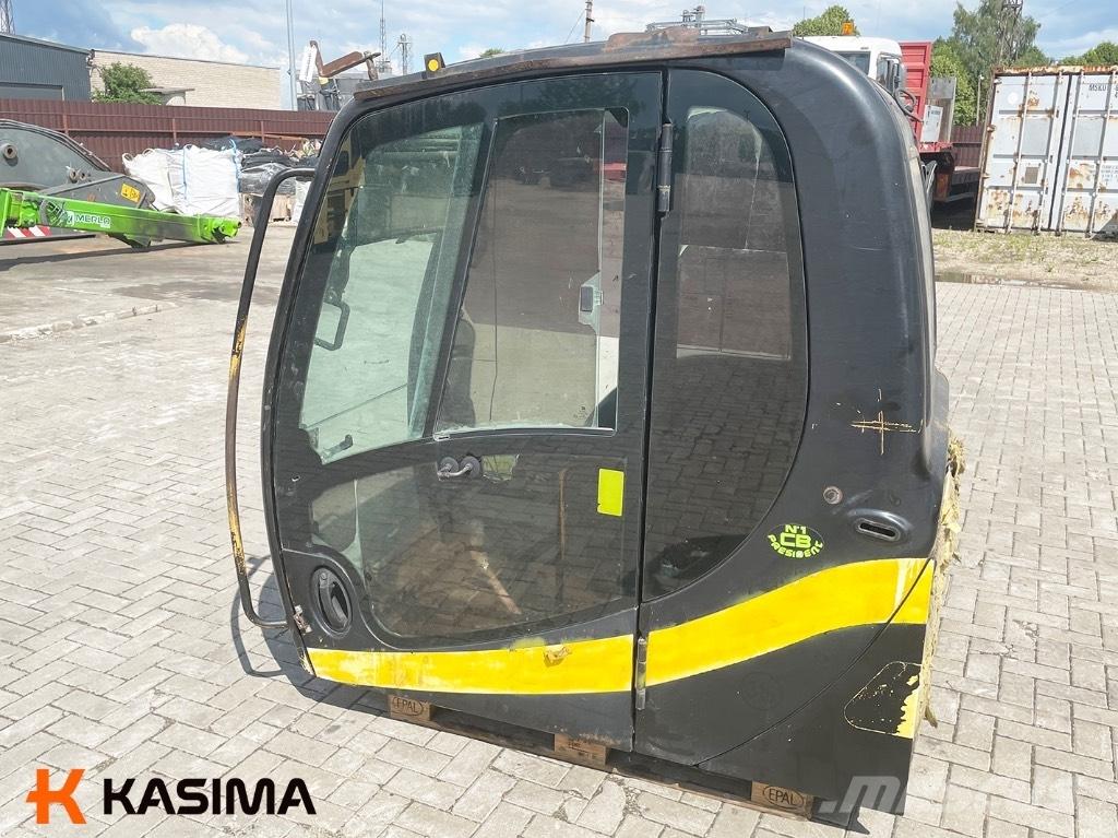 JCB JS130 Cabin Kabiny a interiér