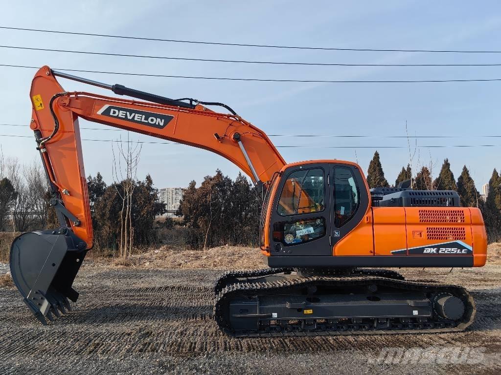 Doosan DX225 Pásová rýpadla
