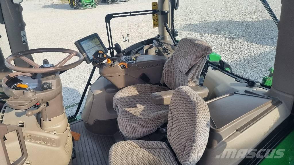 John Deere 6130R Traktory