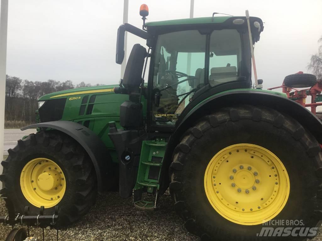 John Deere 6250R Traktory