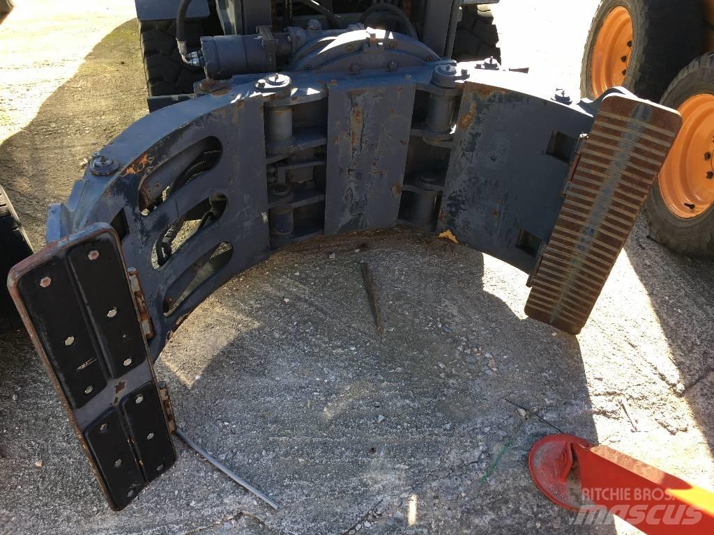 Komatsu RSA302 Čelisti na papírové role