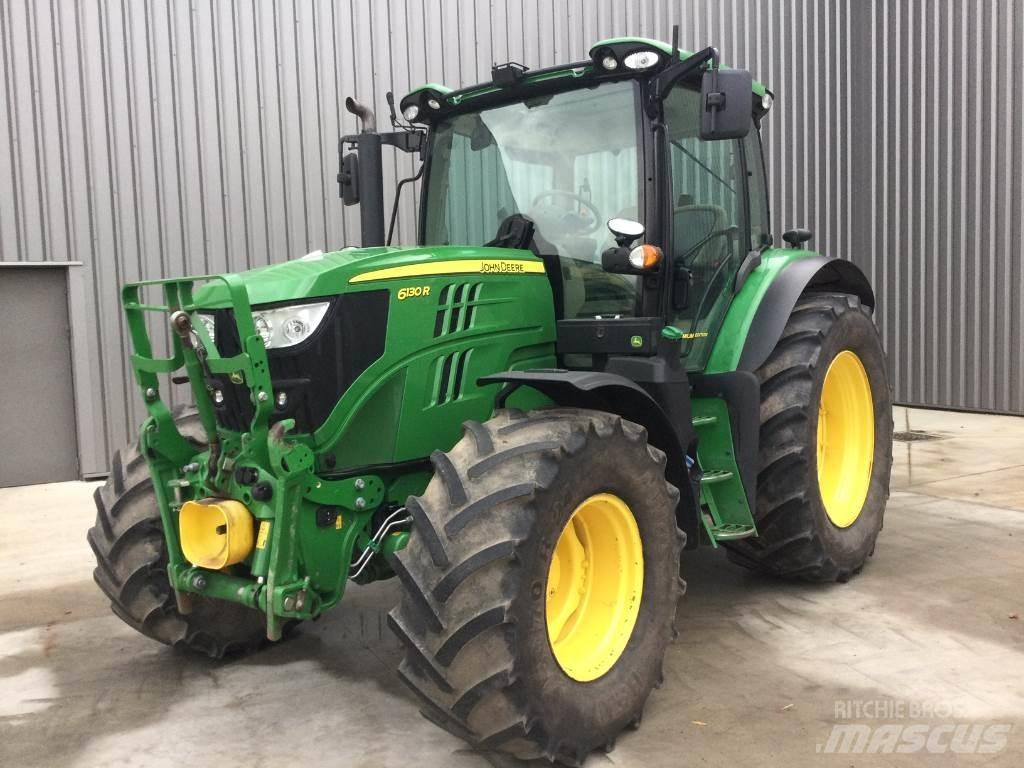 John Deere 6130R Traktory