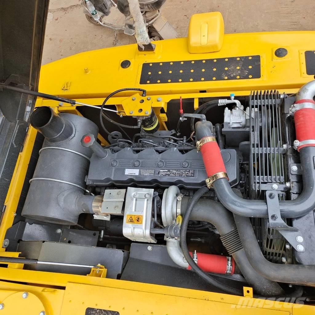 Komatsu PC 220 Pásová rýpadla