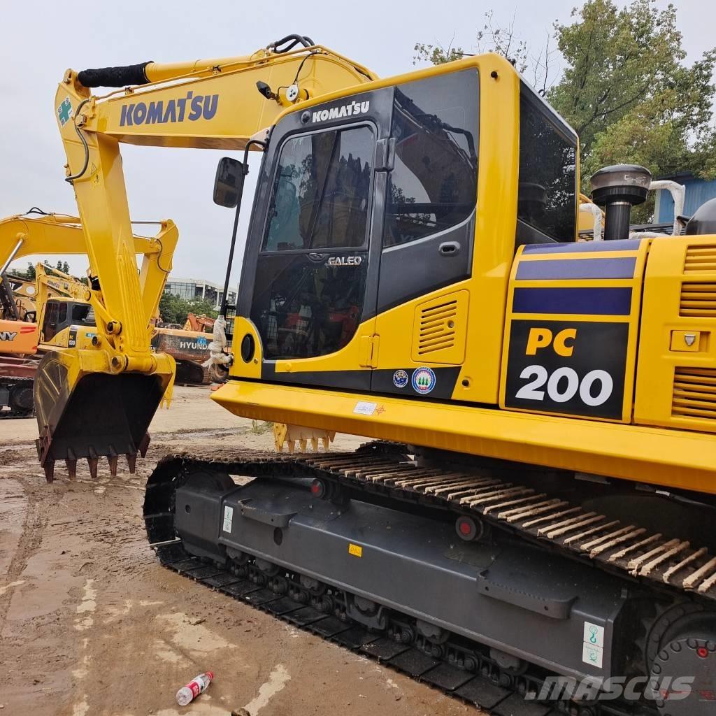 Komatsu PC 220 Pásová rýpadla
