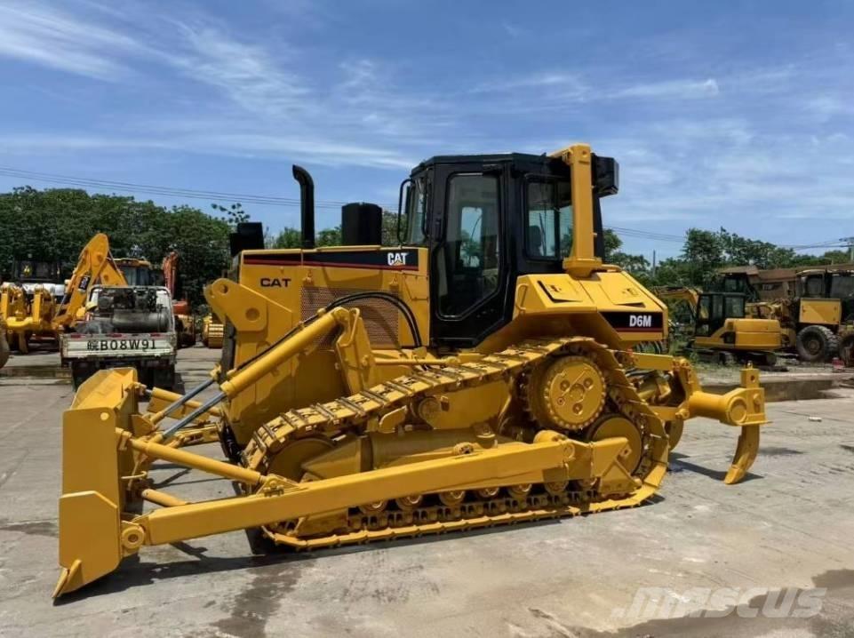CAT D 6 M Pásové dozery