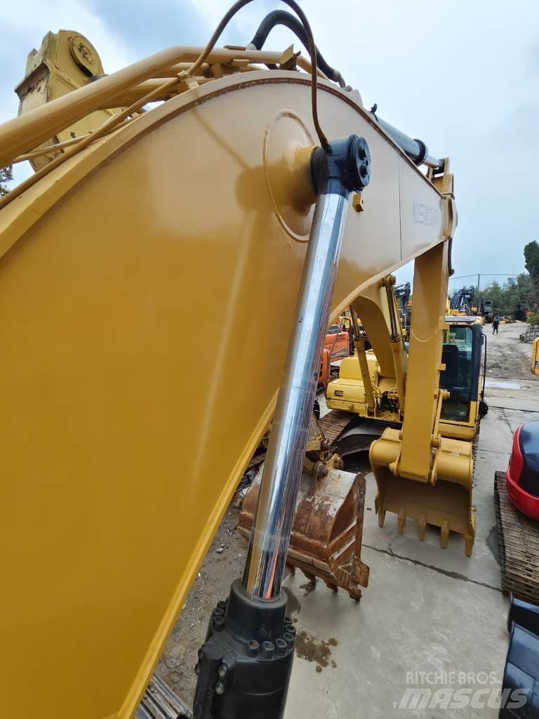 CAT 320 D Pásová rýpadla