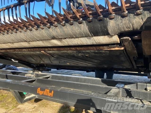 MacDon FD135 Kombajnové hlavice