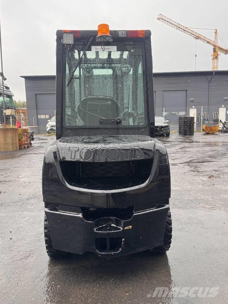 Toyota 02-8 FDF 30 Dieselové vozíky