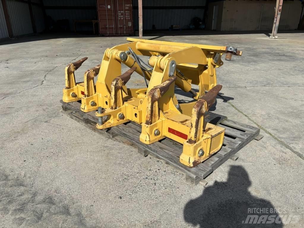 DEERE 770G Ostatní komponenty