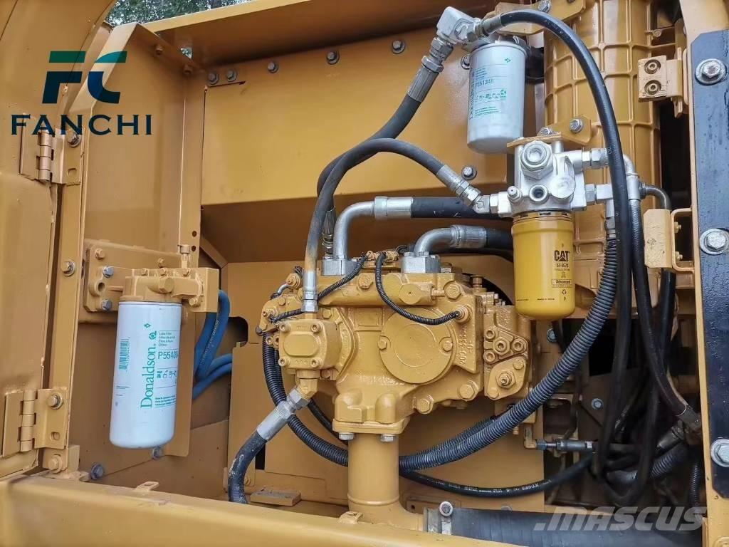 CAT 320 D Pásová rýpadla