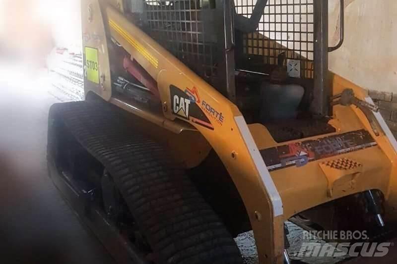CAT Bobcat Další