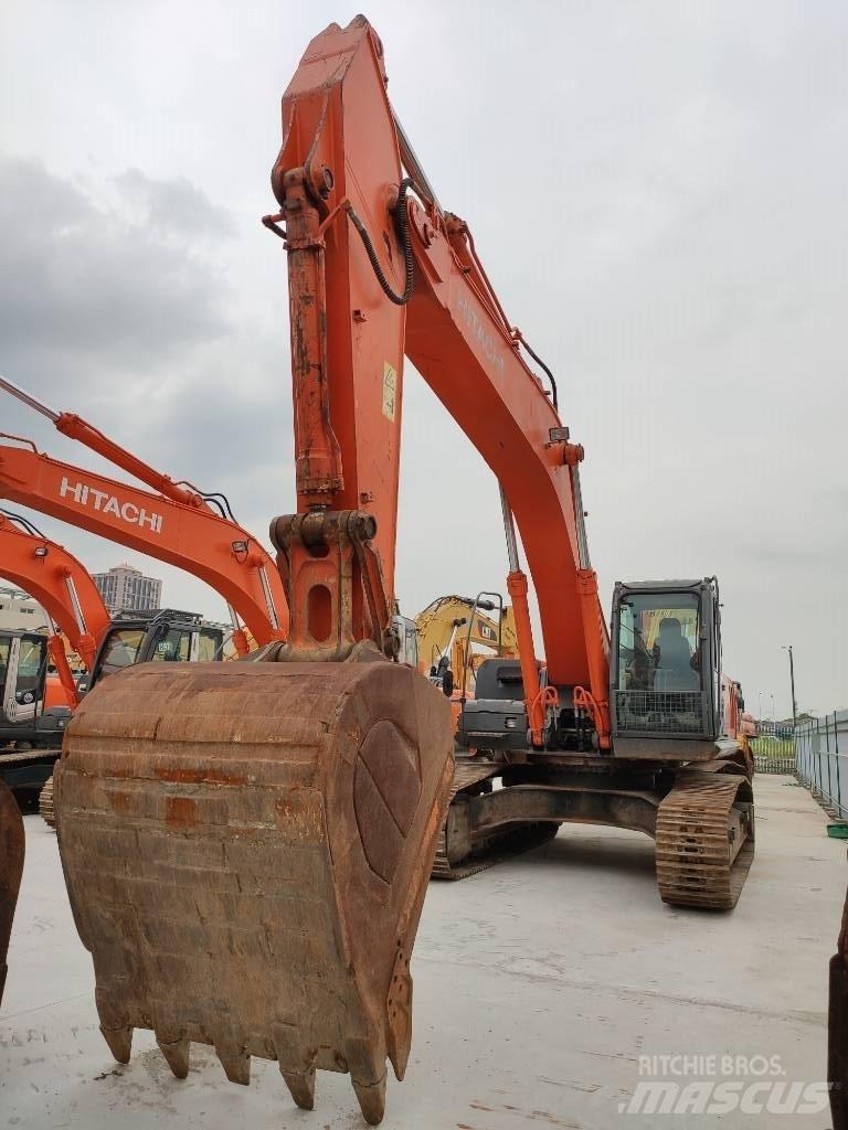Hitachi ZX 360 Pásová rýpadla
