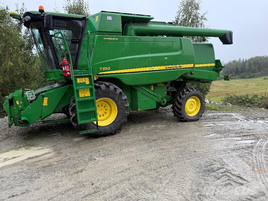 John Deere T550 Sklízecí mlátičky