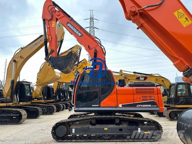 Doosan DX 225 LC-9C Pásová rýpadla