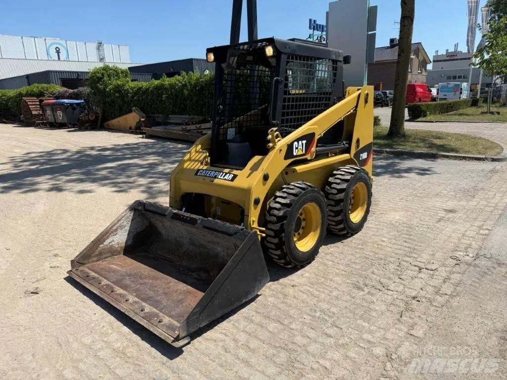 CAT 216B (226,S130) Smykem řízené nakladače