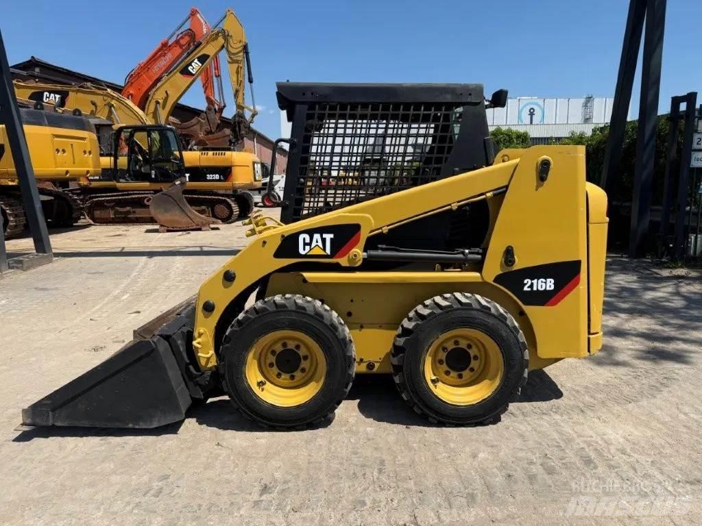 CAT 216B (226,S130) Smykem řízené nakladače