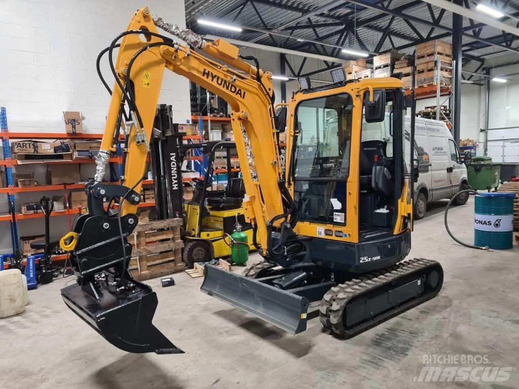 Hyundai R25-9AK Mini rýpadla < 7t