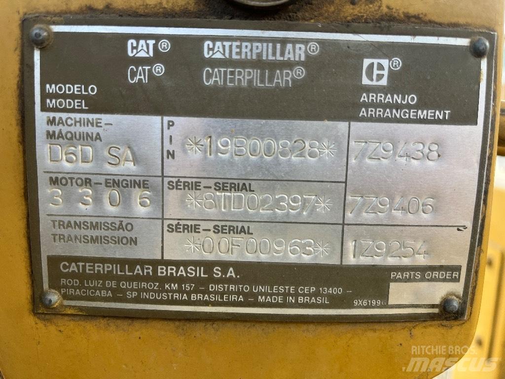 CAT D 6 Traktory