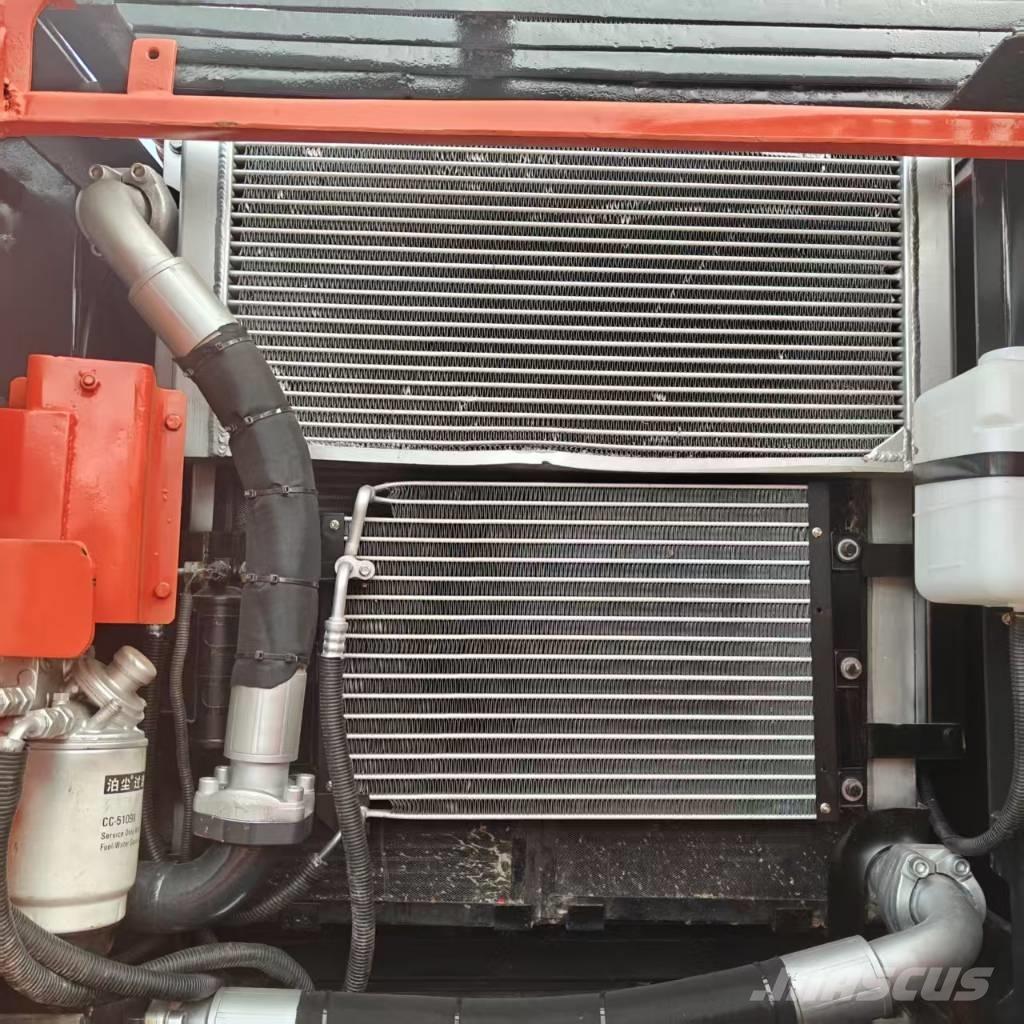 Doosan DX 225 LCA Pásová rýpadla