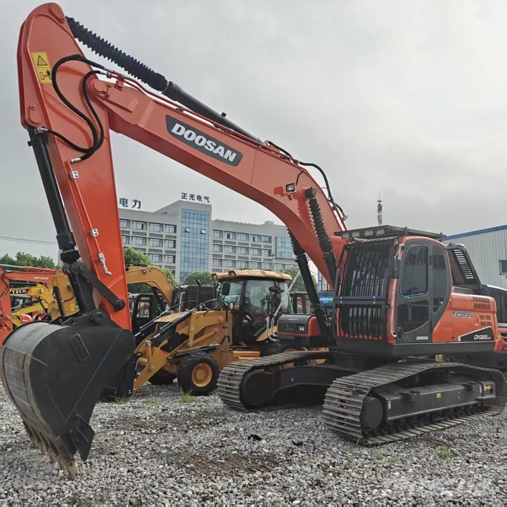 Doosan DX 225 LCA Pásová rýpadla