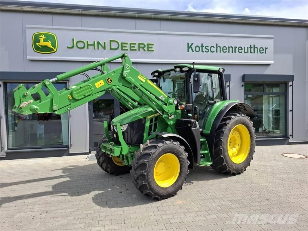 John Deere 6120M Traktory