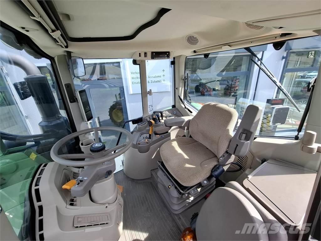 John Deere 6120M Traktory