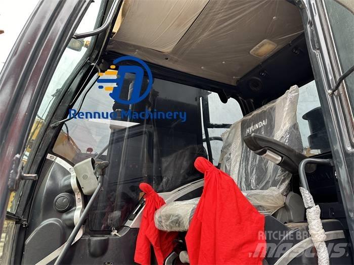 Hyundai R220-9S Pásová rýpadla