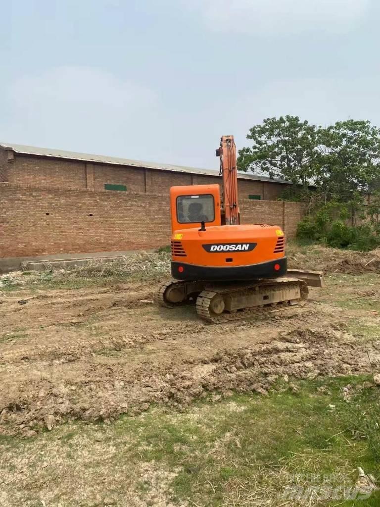 Doosan DX 80 Midi rýpadla 7t - 12t