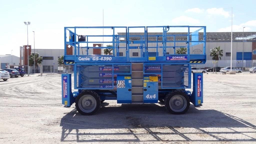 Genie GS 4390 RT Nůžková zvedací plošina