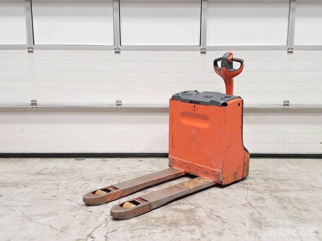 Linde T16 Ruční paletový vozík