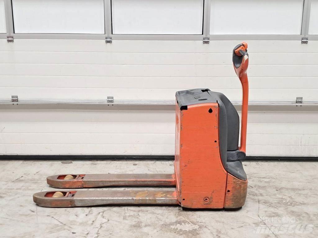Linde T16 Ruční paletový vozík