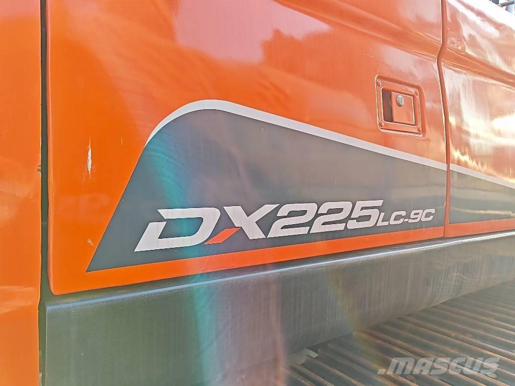 Doosan DX 225 LC-9C Pásová rýpadla