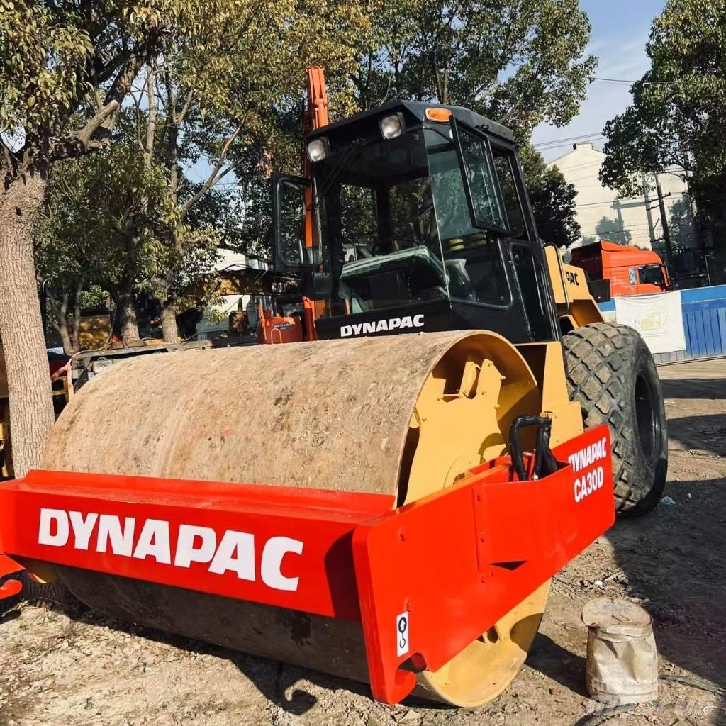 Dynapac CA 30 D Tahačové válce