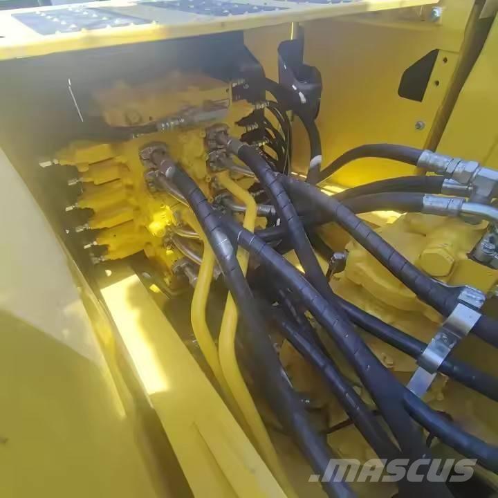 Komatsu PC 270 Pásová rýpadla