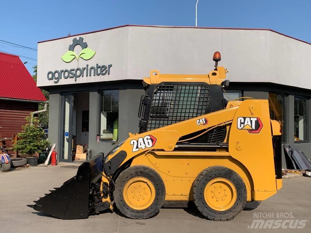 CAT 246 Smykem řízené nakladače