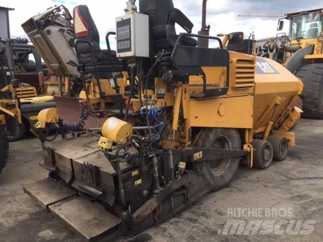 CAT AP 300 Finišery