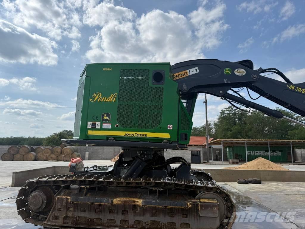 John Deere 859M Kácecí harvestory
