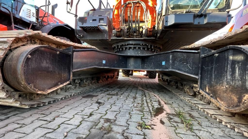 Hitachi ZX300LC-7 Pásová rýpadla