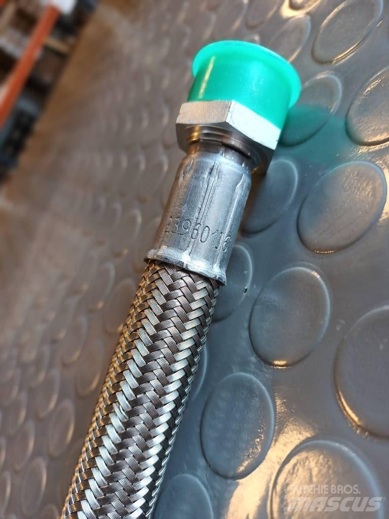 Volvo HOSE 23960136 Doprava – ostatní