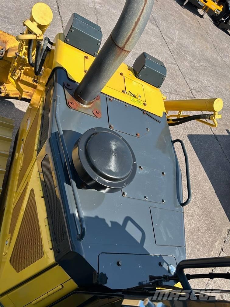 Komatsu D 65 PX-18 Pásové dozery